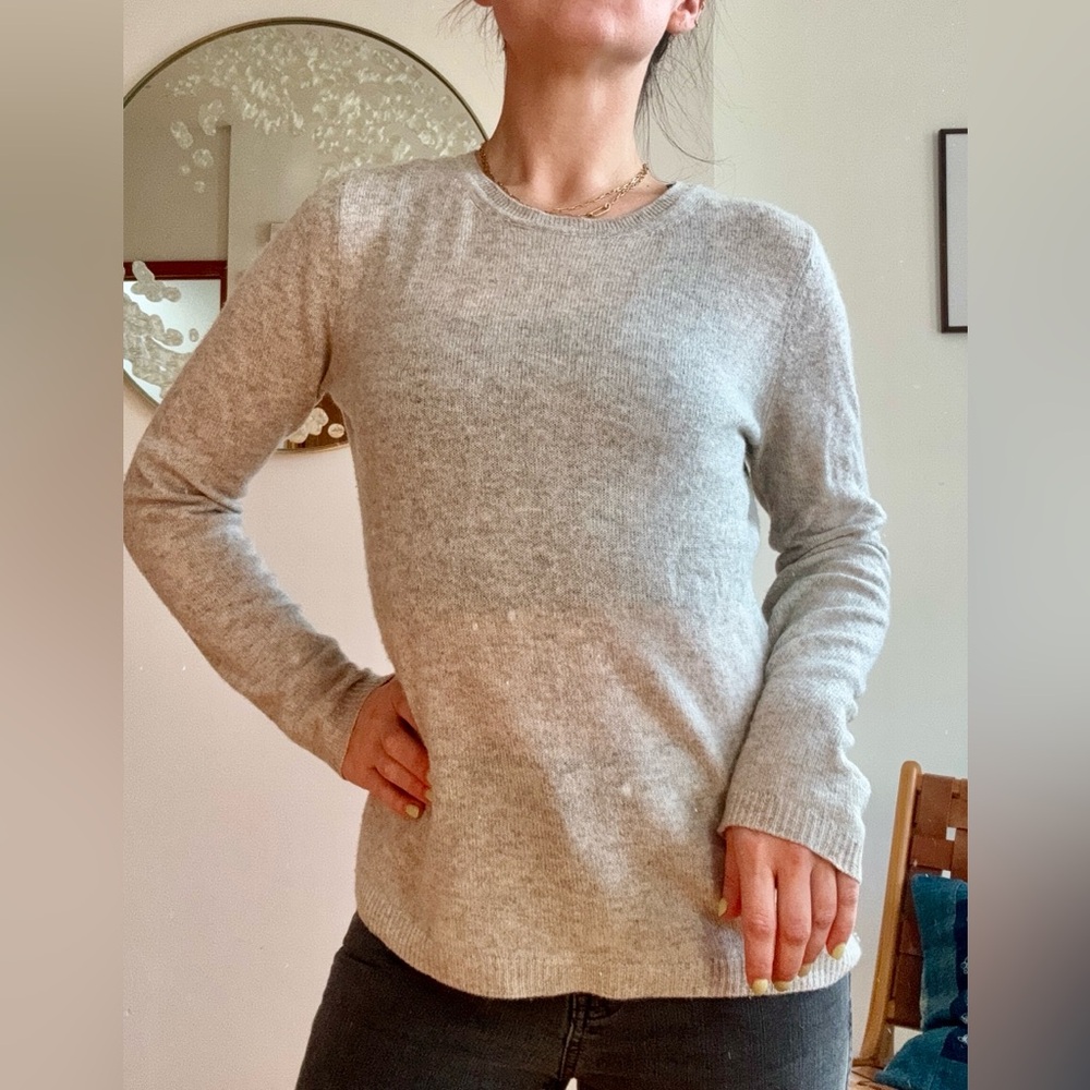 100% Cashmere Sweater in Light Grey